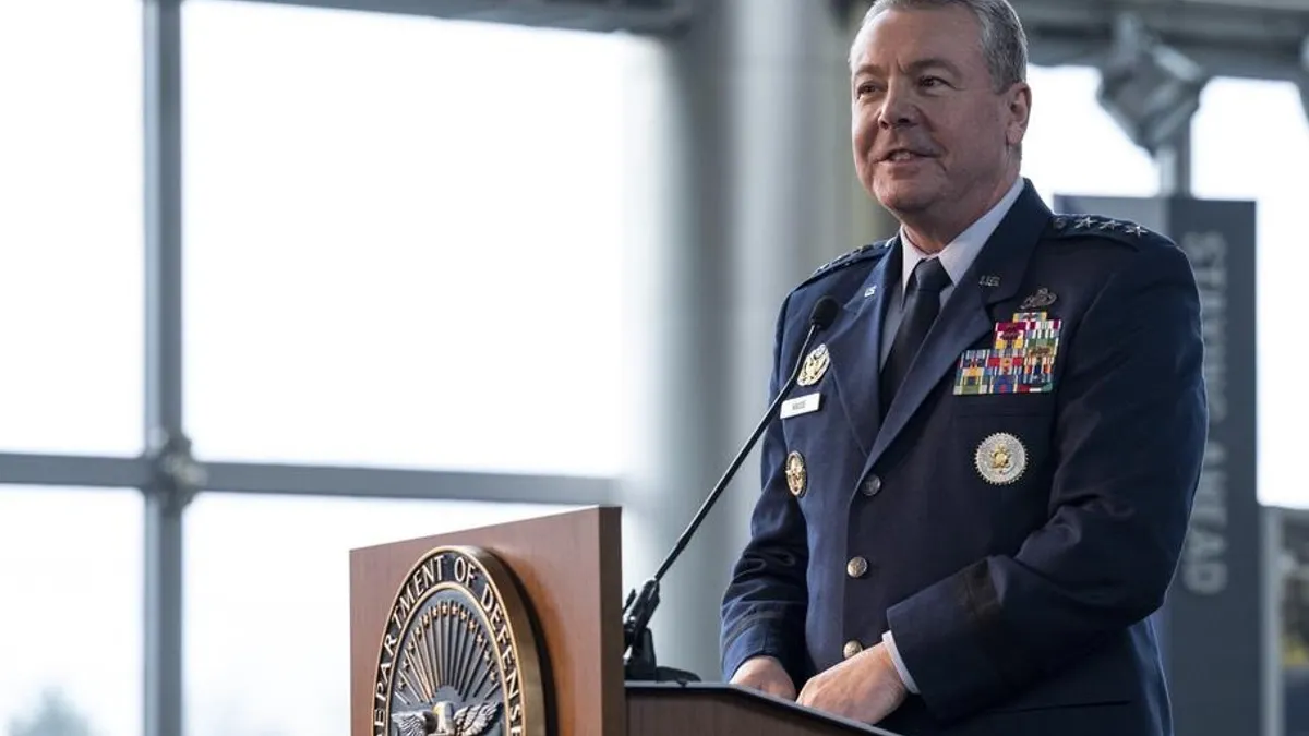 Trump continuă epurările, șeful DIA destituit (sursa: US Department of Defense)