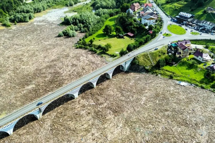 DN 17B blocat, trei reguli ignorate (sursa: ziaruldeiasi.ro)