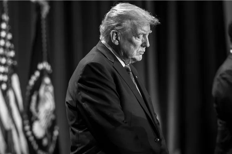 Pilotul salvat din Iran este „grav rănit” (sursa: Facebook/The White House)