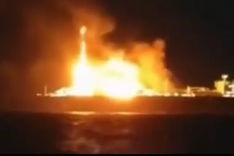 „Flota fantomă” rusă, navă scufundată în largul Libiei (sursa: Telegram/ASTRA)