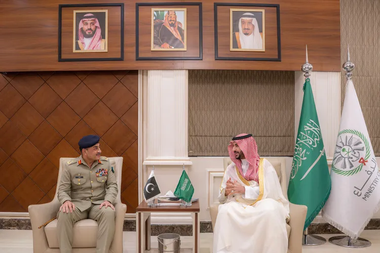 Arabia Saudită avertizează Iranul după atacuri cu rachete și drone: Evitați orice eroare de apreciere