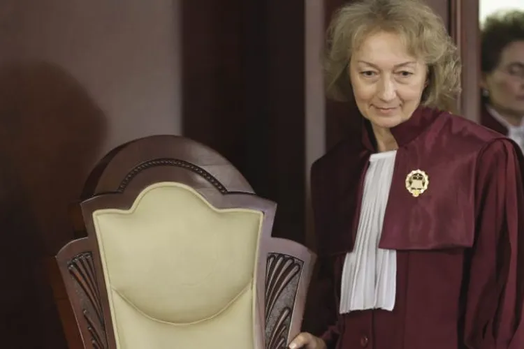 CCR nu fusese sesizată pe declararea averilor, s-a autosesizat ilegal, arată trei judecători din CCR