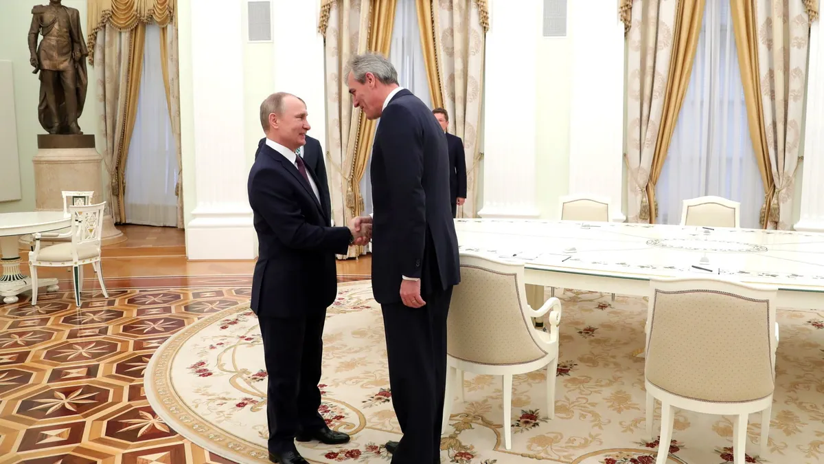 OMV n-a vrut să „bruscheze” Rusia Foto: Putin și șeful OMV, Rainer Seele, in 2017 Kremlin.ru