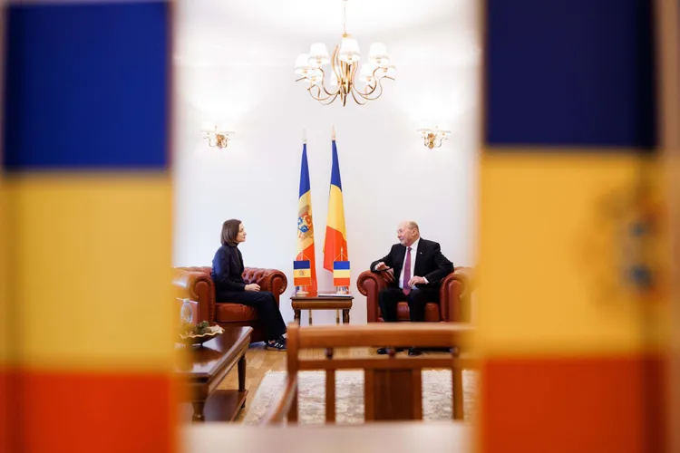 Maia Sandu îi redă cetățenia lui Băsescu și spune că îl așteaptă „acasă” Foto: Facebok