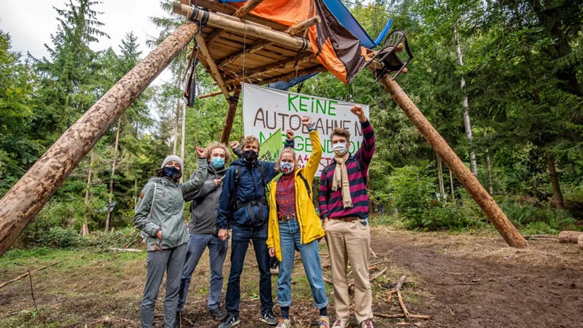 Verzii cer naționalizarea industriei energetice germane (sursa: Facebook/Jakob Blasel)