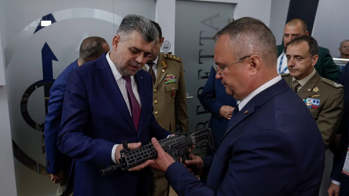 Ciolacu și Ciucă au dat o șpagă electorală camuflată într-un spor de dronă (sursa: Inquam Photos/Octav Ganea)