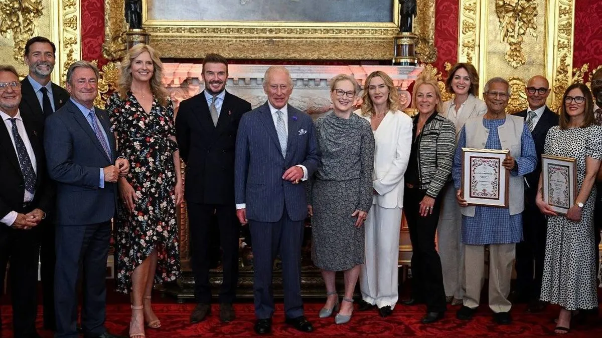 David Beckham și Gary Oldman, înnobilați (sursa: Facebook/David Beckham)