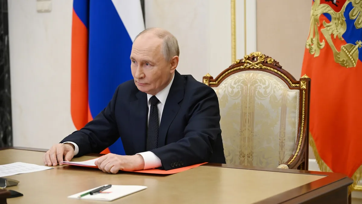 Vladimir Putin, în timpul unei reuniuni cu membrii Consiliului de Securitate