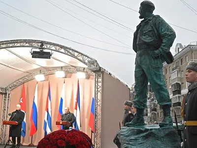 Putin inaugurează statuia lui Fidel Castro (sursa: kremlin.ru)