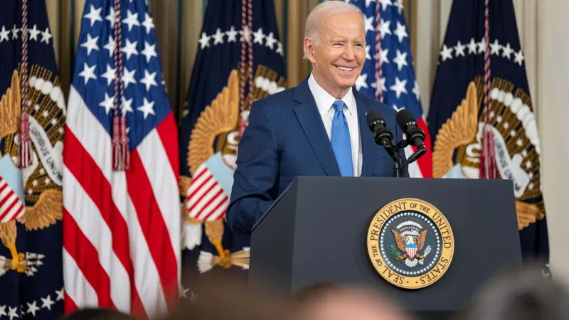 Democrații păstrează Senatul, Biden - mandat puternic (sursa: Facebook/The White House)