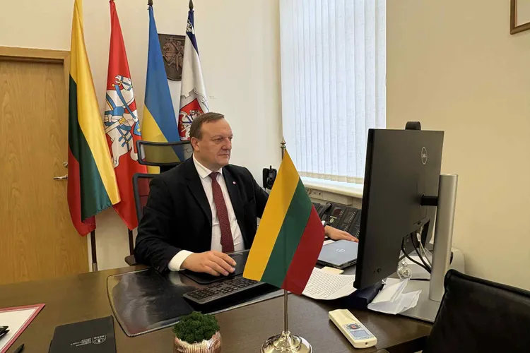 Ruși implicați în război, interziși în Lituania (sursa: Facebook/Władysław Kondratowicz)