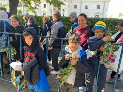 Cu copiii la pelerinajul Sfintei Parascheva (sursa: ziaruldeiasi.ro)