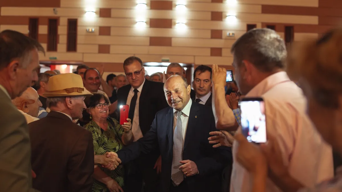 Băsescu, apel către Lasconi și Nicușor Dan să se întâlnească Foto: Facebook