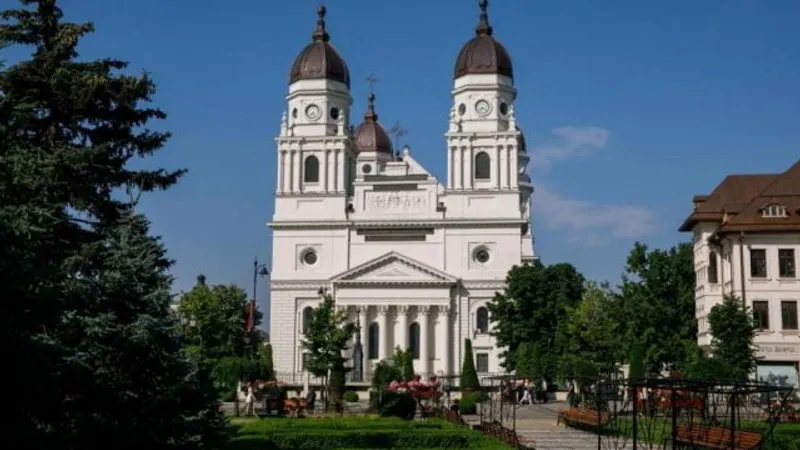 Mitropolia vinde mașini. Prețurile, dumnezeiești (sursa: ziaruldeiasi.ro)