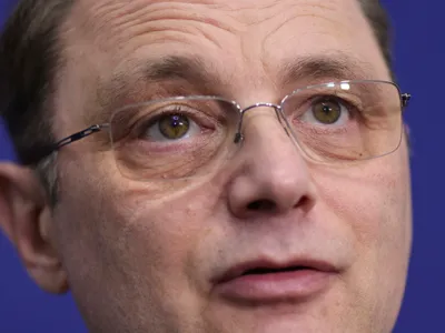 Guvernul Niculescu promite debirocratizare, dar va înființa cel puțin patru instituții noi