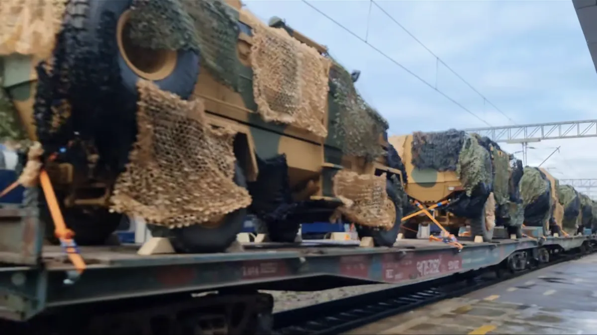 Blindate turcești pentru Ucraina, prin România (sursa: Facebook/Radio Easy Bacău)