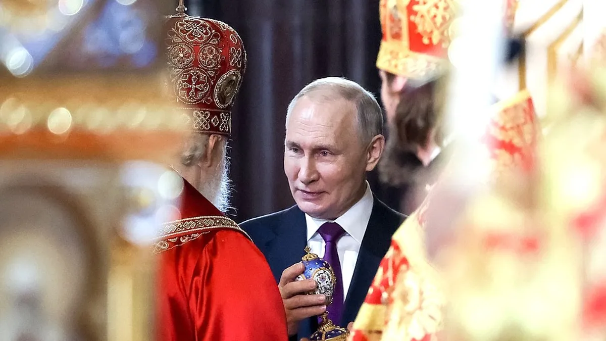 Putin, cadouri pentru luxosul patriarh Kirill (sursa: kremlin,.ru)
