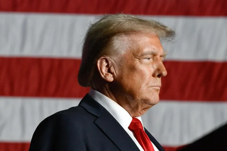 Trump suspendă temporar taxele impuse Mexicului (sursa: Facebook/Donald J. Trump)