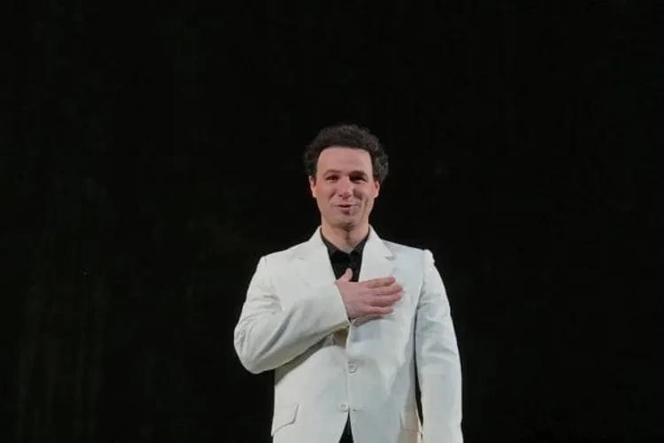 Tenorul Fermeșanu "cântă" fals la Operă? (sursa: ziaruldeiasi.ro)