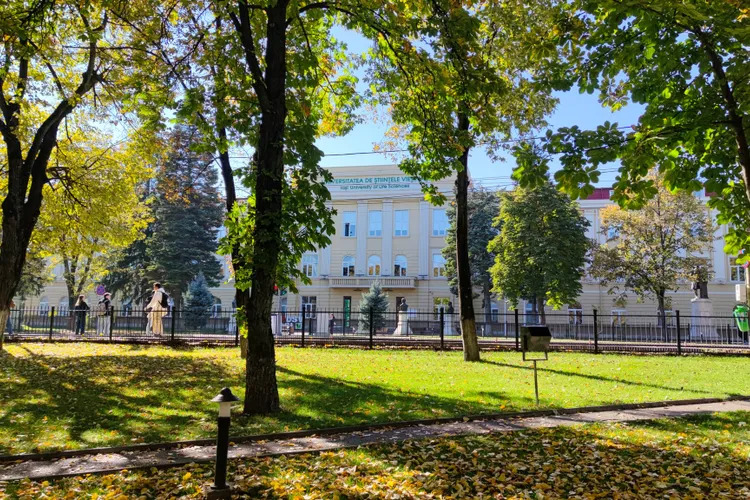 Glumele și insinuările sexuale ale profesorului Gașpar, de notorietate în facultate (sursa: Facebook/Universitatea de Ştiinţele Vieții „Ion Ionescu de la Brad” Iaşi)