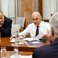 Bolojan anunță că CFR Marfă și alte companii cu pierderi cronice vor fi lichidate Foto: Facebook