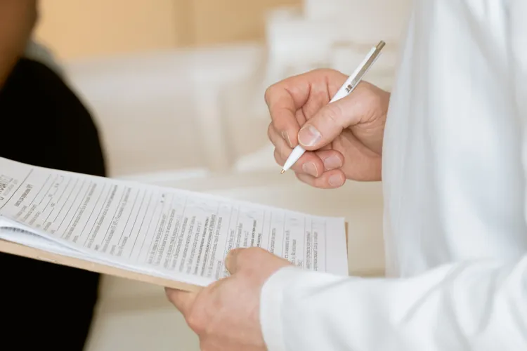 Întoarcerea în România după ani de muncă în străinătate: documentul care te poate asigura medical pe cheltuiala altui stat