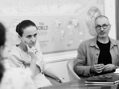 Răzbunarea lui Ponta: angajații lui Sebi Ghiță sună noaptea la familia purtătorului de cuvânt al MAE Foto: Facebook