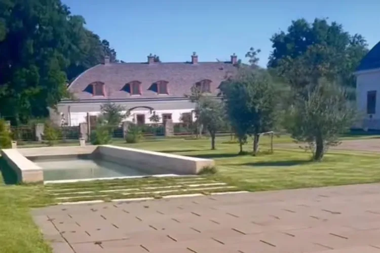 Palatul familiei Orbán, furie în Ungaria (sursa: Facebook/Hadházy Ákos)