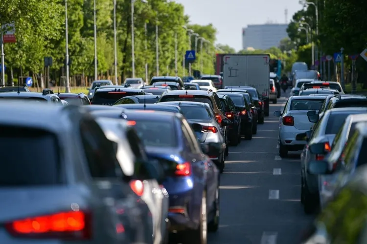 Salubrizare, curierat și aprovizionare, restricții în București (sursa: Facebook/Stelian Bujduveanu)