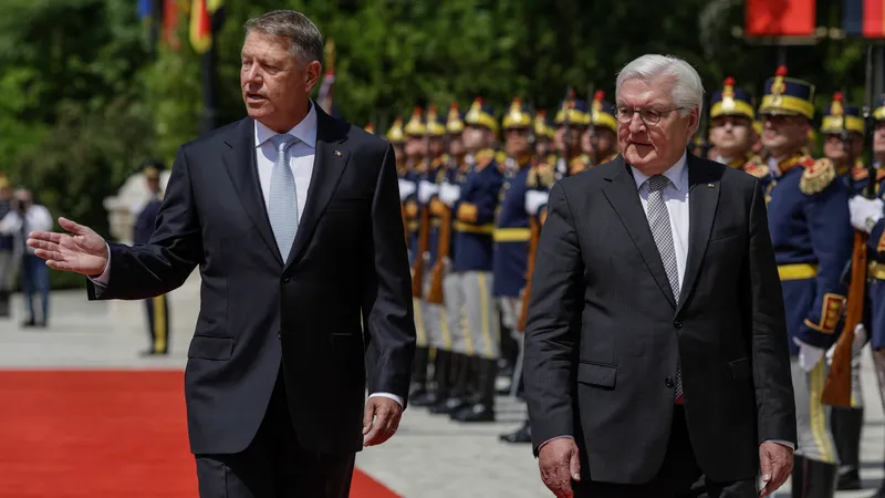 Modelul turistului Iohannis, președintele german Steinmeier (sursa: Inquam Photos/Octav Ganea)