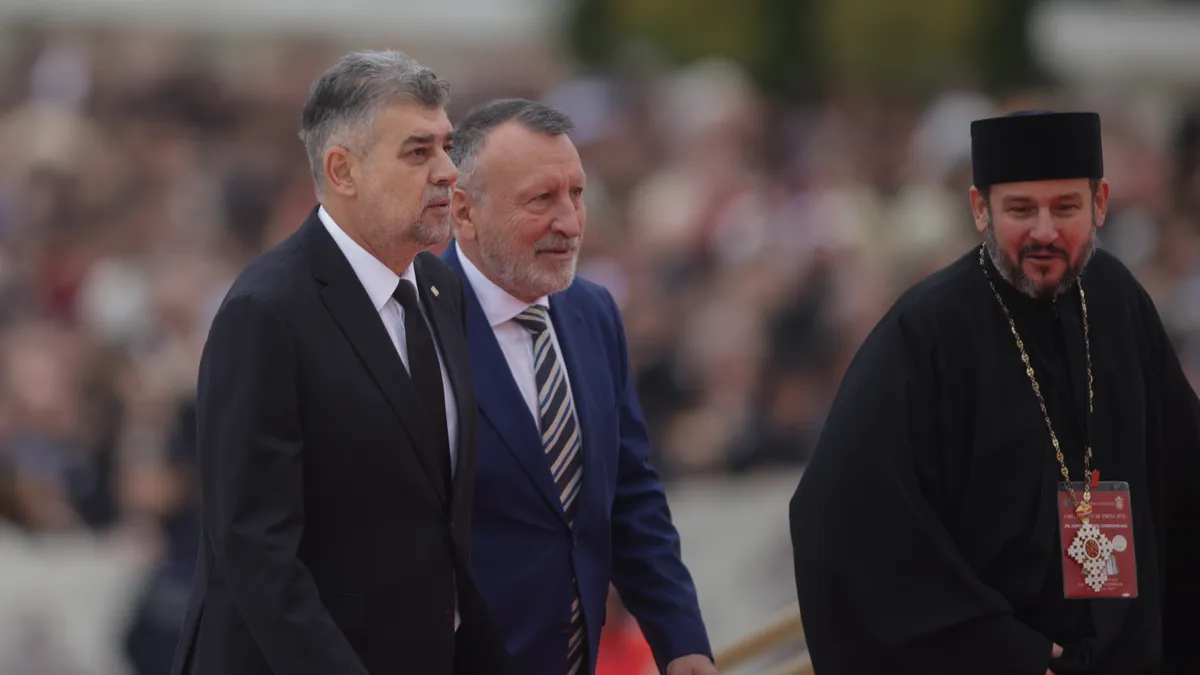 Cine a fost invitat la sfințirea Catedralei Mântuirii Neamului: penali, pesediști de frunte, căpetenii SRI Foto: Inquam/George Calin