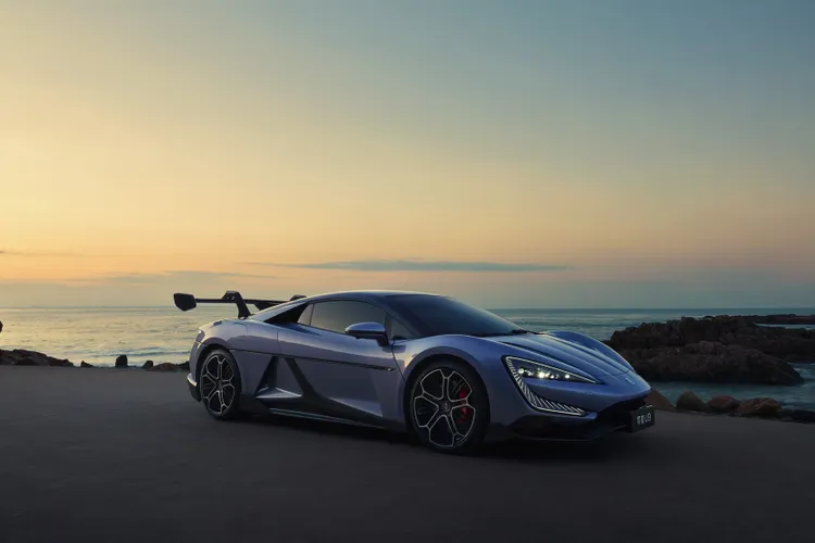 BYD, aproape să detroneze Tesla (sursa: Facebook/BYD)