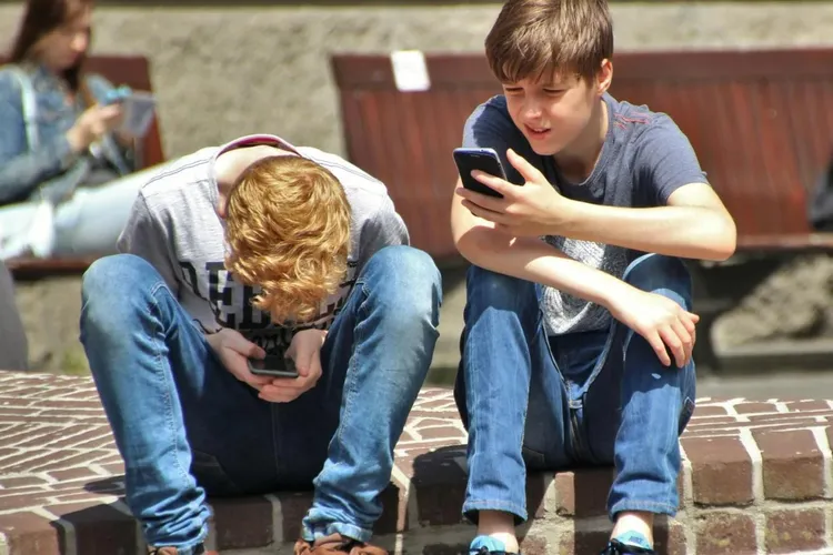 Orașul Toyoake, Japonia, limitează utilizarea smartphone-urilor (sursa: Pexels/Pixabay)