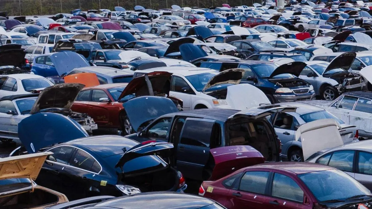 Cumpărători înșelați la cumpărarea mașinilor second-hand (sursa: Pexels/Kelly)