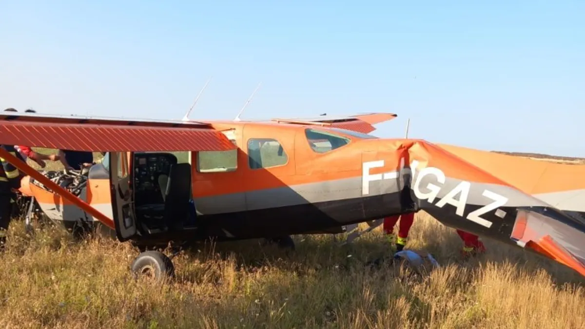 Aterizare forțată pe Tuzla, avion rupt (sursa: ziuaconstanta.ro)