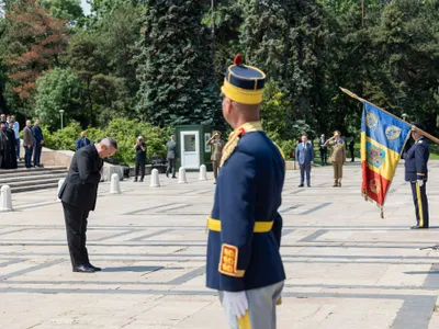 Cât ar pierde Ciucă din pensia specială  Foto: Facebook Guvernul României