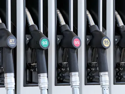 Crimeea, criză de combustibil, benzina raționalizată (sursa: TASS)