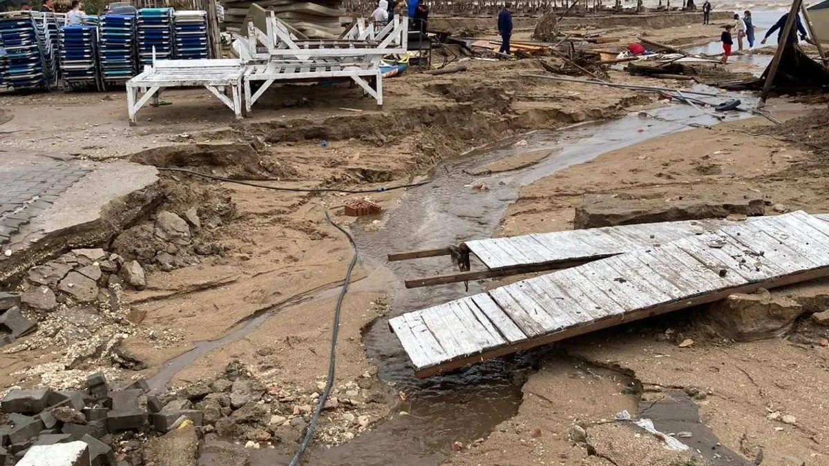 Furtuna a provocat dezastru pe litoral (sursa: Facebook/Meteoplus)