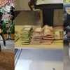 Un cerșetor a făcut peste 9.000 de lei de la pelerinii „Sfintei Parascheva”. Are un Lexus la mâna a doua