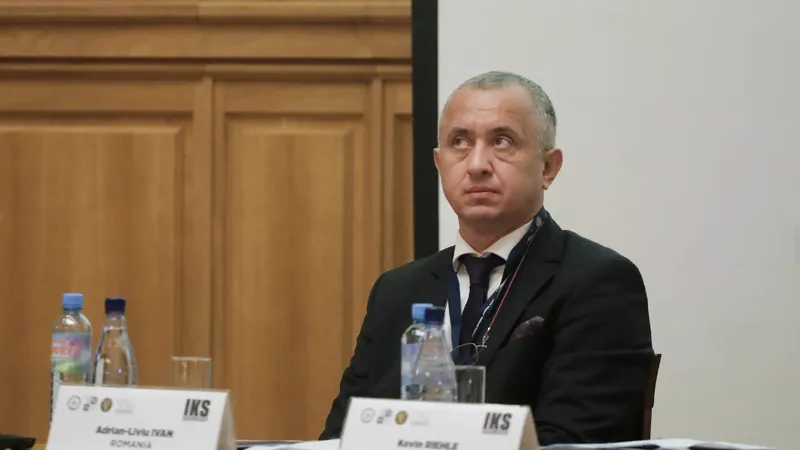 Profesorul Ivan, îndrumător pentru Pîrlog, Moșneagu (sursa: Inquam Photos/Adel Al-Haddad)