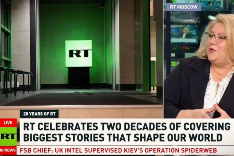 Diana Șoșoacă, la Moscova, cu Putin (sursa: Facebook/Diana Iovanovici Șoșoacă - Oficial)