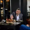 Deficitul comercial continuă să scadă, cresc exporturile de alimente, scad importurile