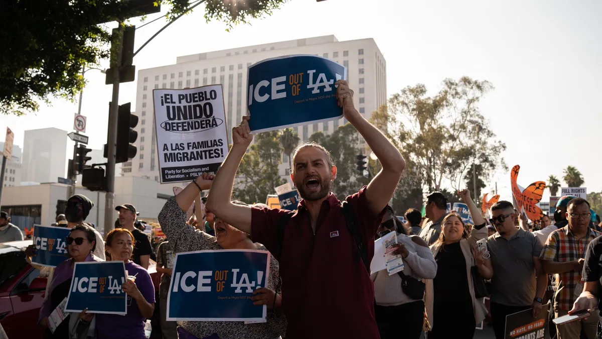 Trump trimite Garda Națională în California (sursa: X/Jeremy Lindenfeld)
