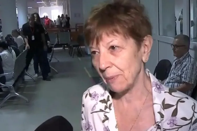 Pensionari revoltați spun că au primit pensia veche, ca în august, mai mică Foto: Antena 3