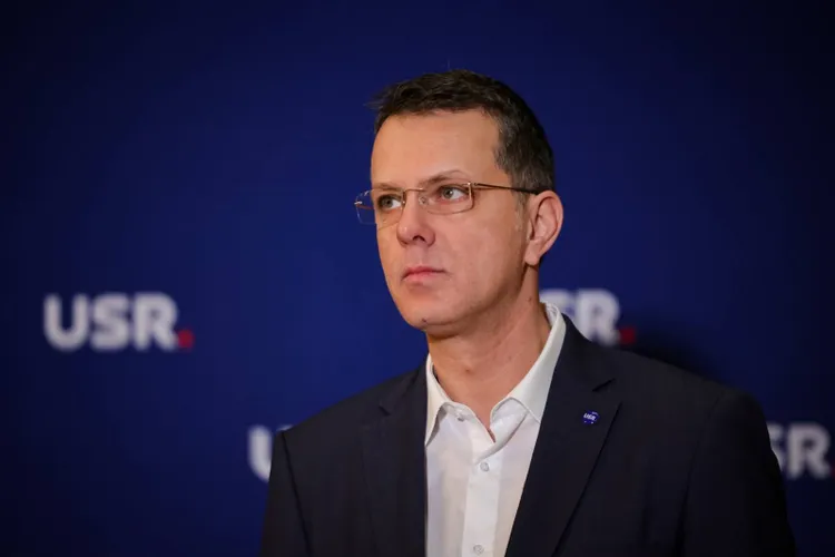 USR analizează moțiunea de cenzură AUR (sursa: Facebook/Ionuț Moșteanu)
