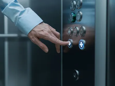 Lifturi plătite de stat pentru blocurile vechi: cine va beneficia de programul „Lift pentru viață” din 19 august 2026