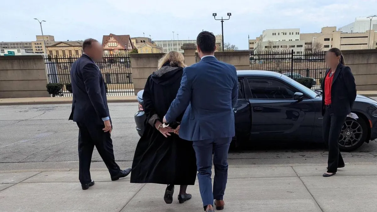 Judecătoare arestată pentru ajutarea unui migrant (sursa: X/FBI Director Kash Patel)