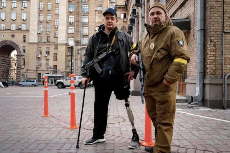 Soldații voluntari din Kiev, coșmarul rușilor (sursa: FT)