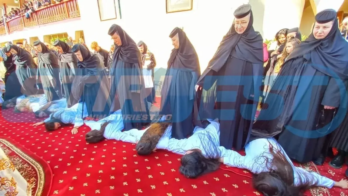 Ritual monahal stârnește controverse în online (sursa: stiriest.ro)