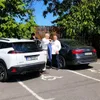 VIDEO Călin Georgescu, filmat când parca nu pe un loc rezervat persoanelor cu handicap, ci pe două